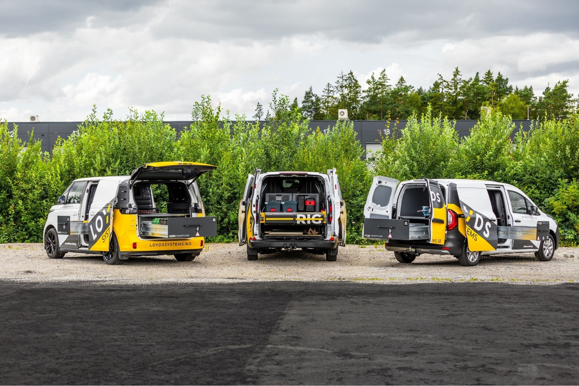 Loyds_Systems_Smartfloor_Renault_Kangoo-Van_ID-Buzz_RIG_Transporter_1_1920x1280